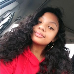 Meet your Posher, Alyssa